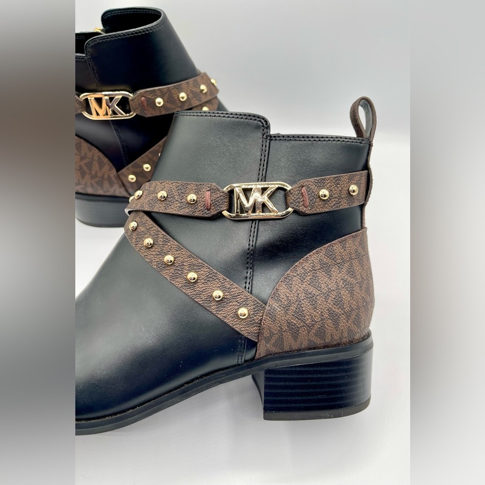 MICHAEL KORS Kincaid Leather and Studded Logo Ankle Boots. Size 8 M - Picture 8 of 15